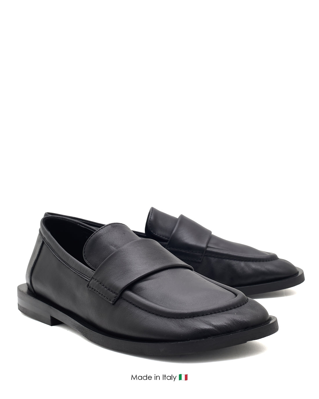 E4375 Black Leather Loafer