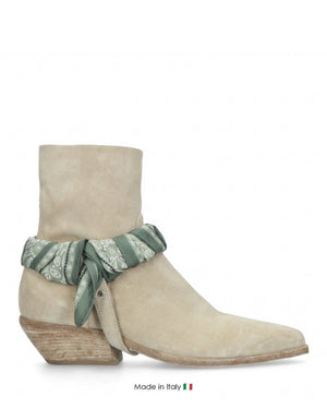 E4920 Boots Velour Shell