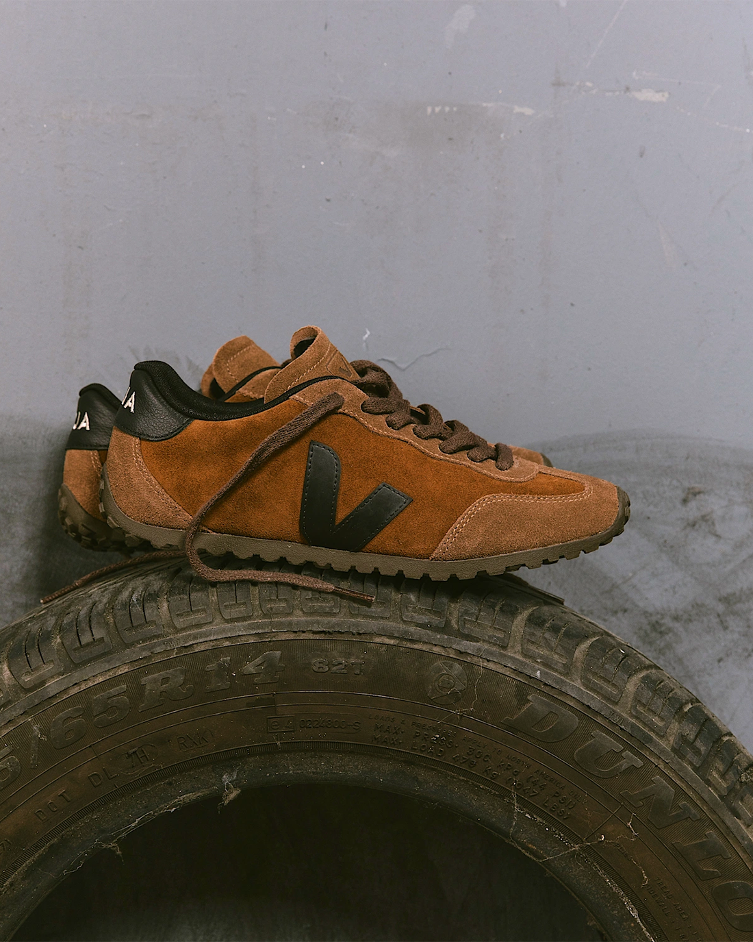 W GT Cognac/Black Suede AI0321657A